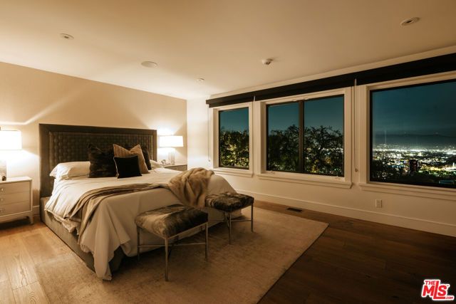 7825 Torreyson Drive, Los Angeles, CA 90046