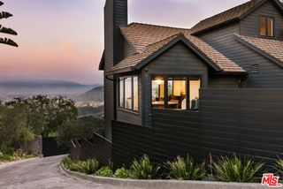 7825 Torreyson Drive, Los Angeles, CA 90046