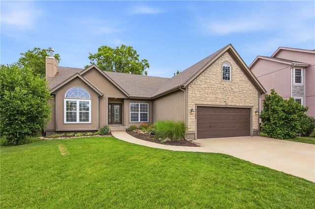 18366 W 157 Terrace, Olathe, KS 66062