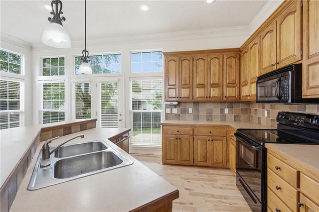 18366 W 157 Terrace, Olathe, KS 66062