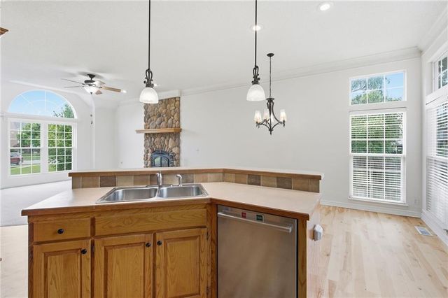 18366 W 157 Terrace, Olathe, KS 66062