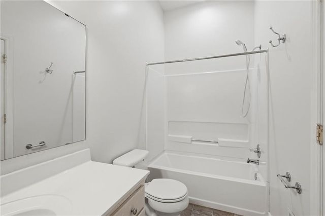 18366 W 157 Terrace, Olathe, KS 66062