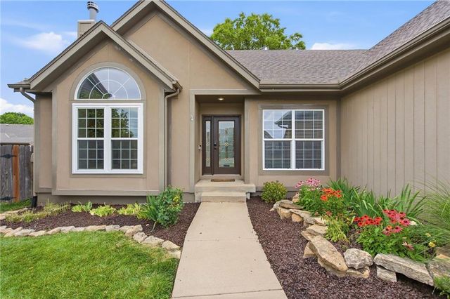 18366 W 157 Terrace, Olathe, KS 66062