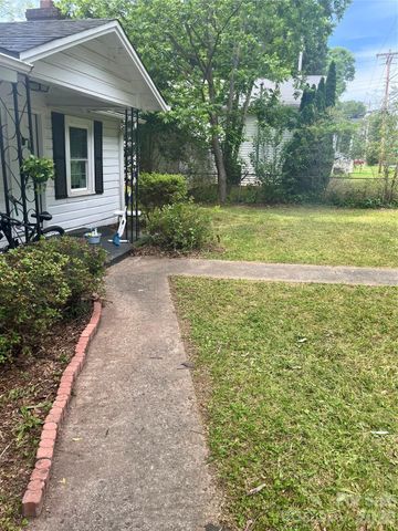 1521 W Davidson Avenue, Gastonia, NC 28052