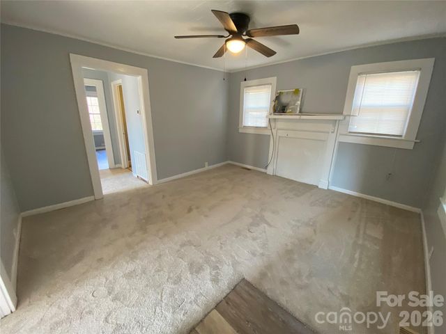 1521 W Davidson Avenue, Gastonia, NC 28052