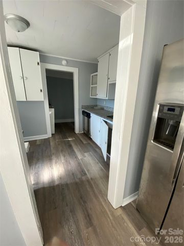 1521 W Davidson Avenue, Gastonia, NC 28052