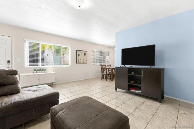 907-9 Sapphire St, San Diego, CA 92109