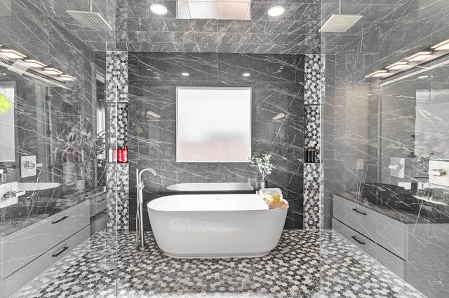 2701 Starling Dr, Midland, TX 79706