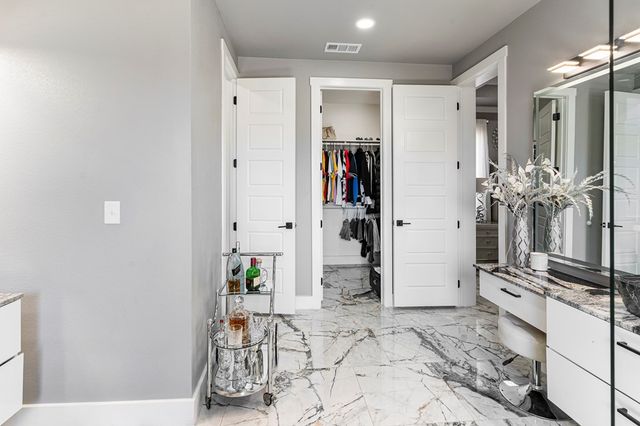 2701 Starling Dr, Midland, TX 79706