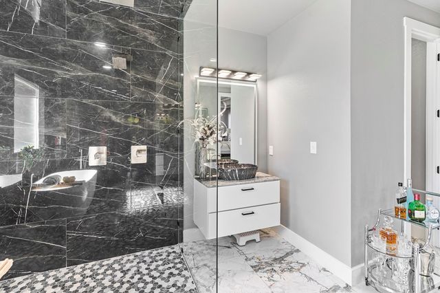 2701 Starling Dr, Midland, TX 79706