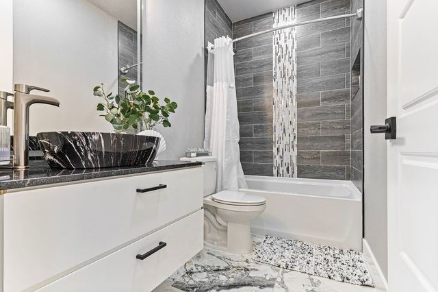 2701 Starling Dr, Midland, TX 79706