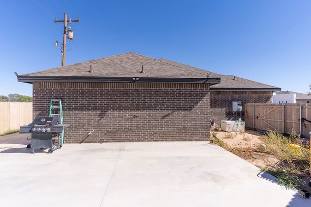 2701 Starling Dr, Midland, TX 79706