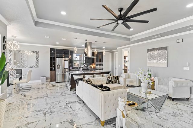 2701 Starling Dr, Midland, TX 79706