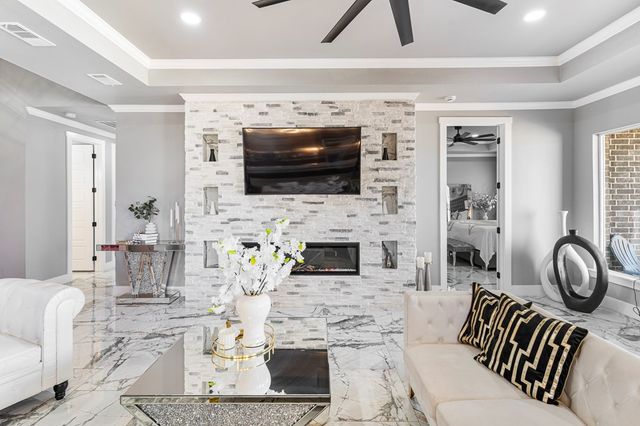 2701 Starling Dr, Midland, TX 79706