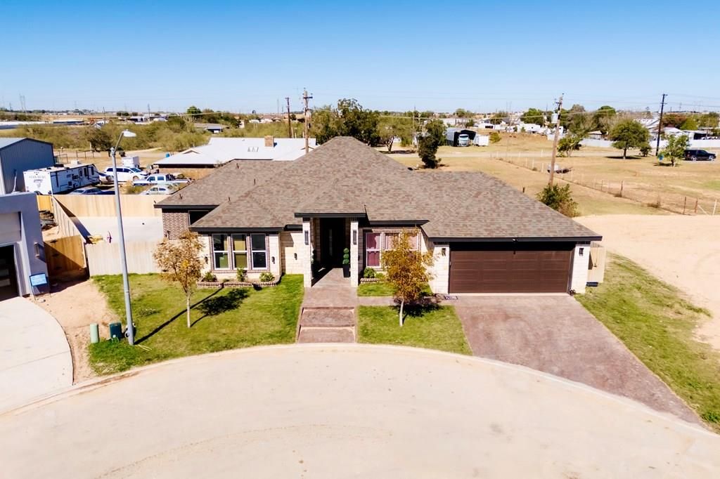 2701 Starling Dr, Midland, TX 79706