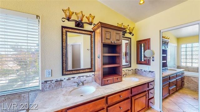 8432 Bay Point Drive, Las Vegas, NV 89128