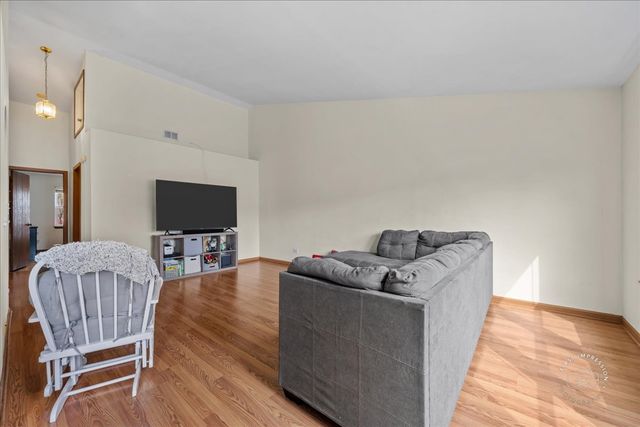 362 Chaparral Court, Elgin, IL 60120