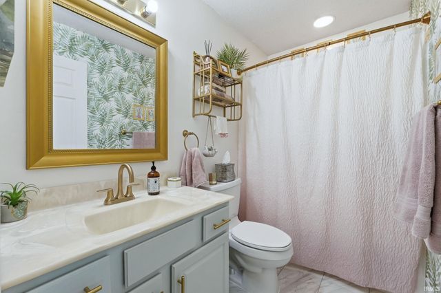 14523 Firethorne Path, Fort Wayne, IN 46814