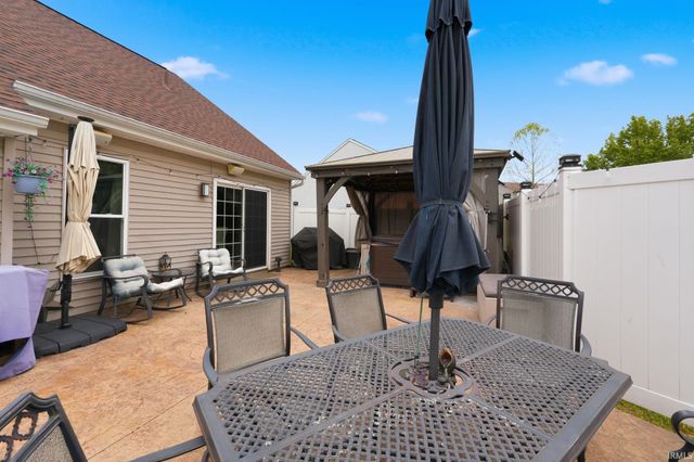 14523 Firethorne Path, Fort Wayne, IN 46814