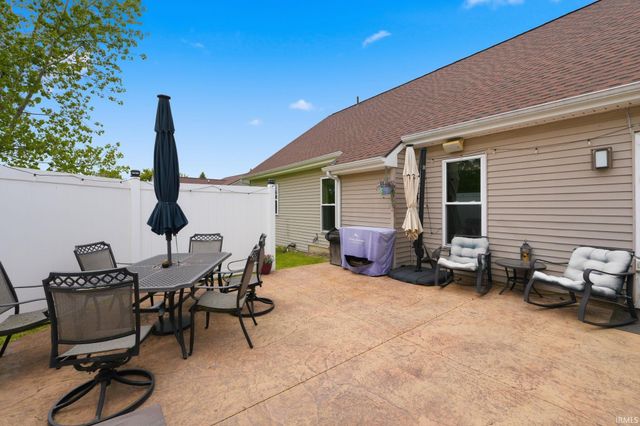 14523 Firethorne Path, Fort Wayne, IN 46814