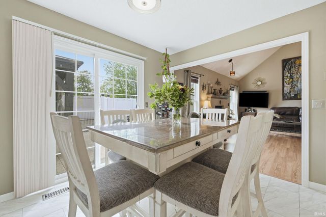 14523 Firethorne Path, Fort Wayne, IN 46814