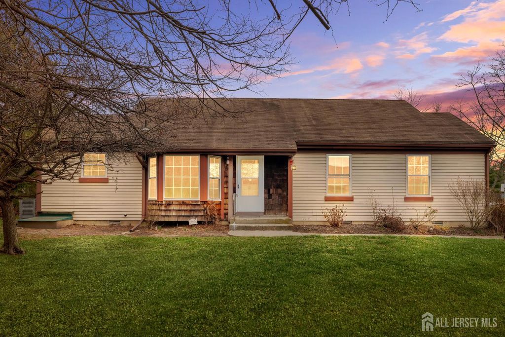 153 Concordia Circle, Monroe, NJ 08831