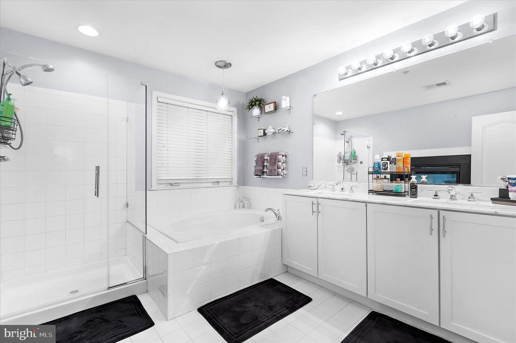 Image 44 of property listing at 9128 MARLOVE OAKS LN, Owings Mills, MD 21117