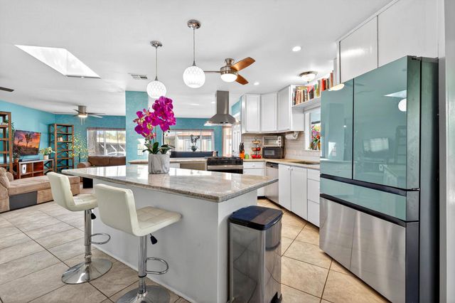 51 Calle De Las Nubes, Palm Springs, CA 92264