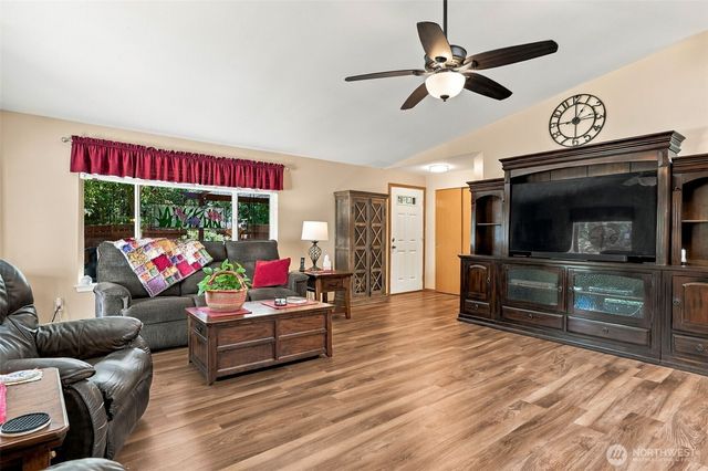 150 E Wokojance Lane, Shelton, WA 98584