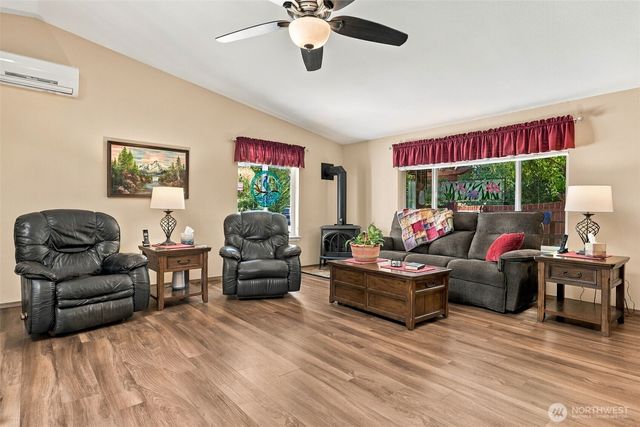 150 E Wokojance Lane, Shelton, WA 98584