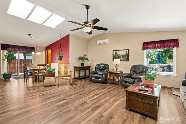 150 E Wokojance Lane, Shelton, WA 98584
