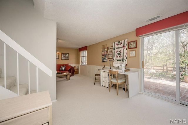 812 Paquerette Court, Manchester, MO 63021
