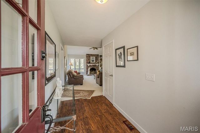 812 Paquerette Court, Manchester, MO 63021