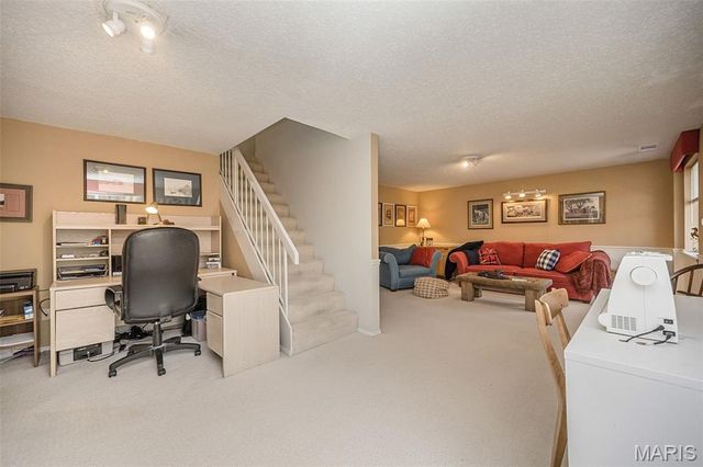 812 Paquerette Court, Manchester, MO 63021