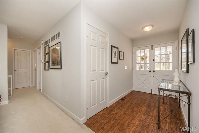 812 Paquerette Court, Manchester, MO 63021