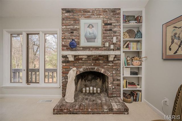 812 Paquerette Court, Manchester, MO 63021