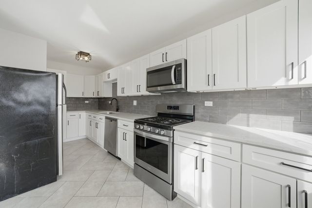 74 W 140th Street, Riverdale, IL 60827