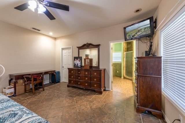 235 Lakeshore Dr, Sandia, TX 78383