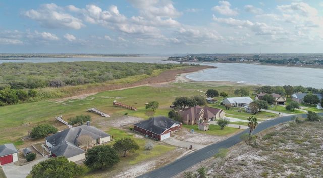 235 Lakeshore Dr, Sandia, TX 78383