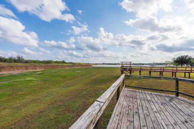 235 Lakeshore Dr, Sandia, TX 78383