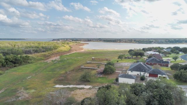 235 Lakeshore Dr, Sandia, TX 78383