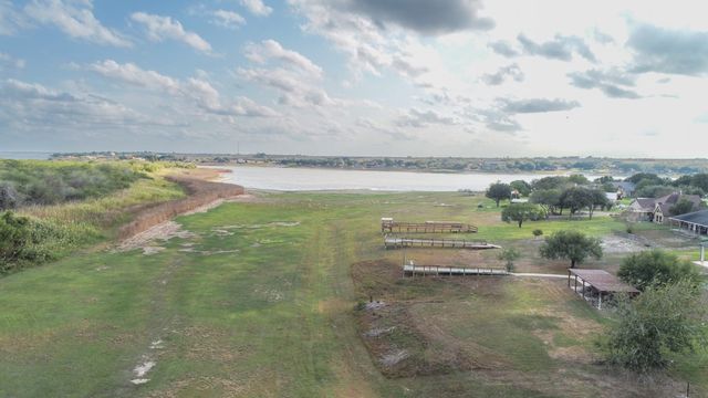 235 Lakeshore Dr, Sandia, TX 78383