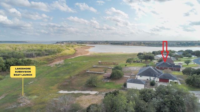 235 Lakeshore Dr, Sandia, TX 78383