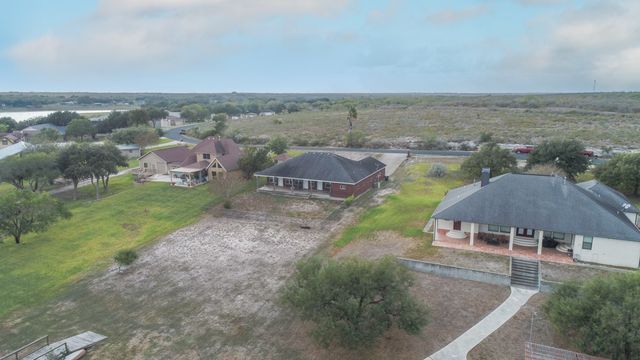 235 Lakeshore Dr, Sandia, TX 78383