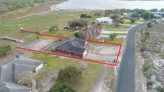 235 Lakeshore Dr, Sandia, TX 78383