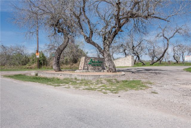 235 Lakeshore Dr, Sandia, TX 78383