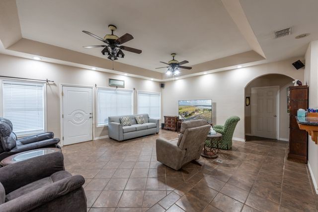 235 Lakeshore Dr, Sandia, TX 78383