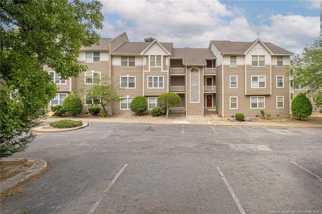 6736 WILLOWBROOK Unit 4 Drive, Fayetteville, NC 28314
