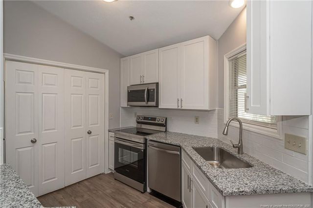 6736 WILLOWBROOK Unit 4 Drive, Fayetteville, NC 28314