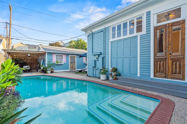 1615 Church Street, Galveston, TX 77550